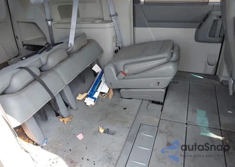 2008 Chrysler Town & Country Touring z USA, uszkodzony, nr VIN 2A8HR54P38R731576